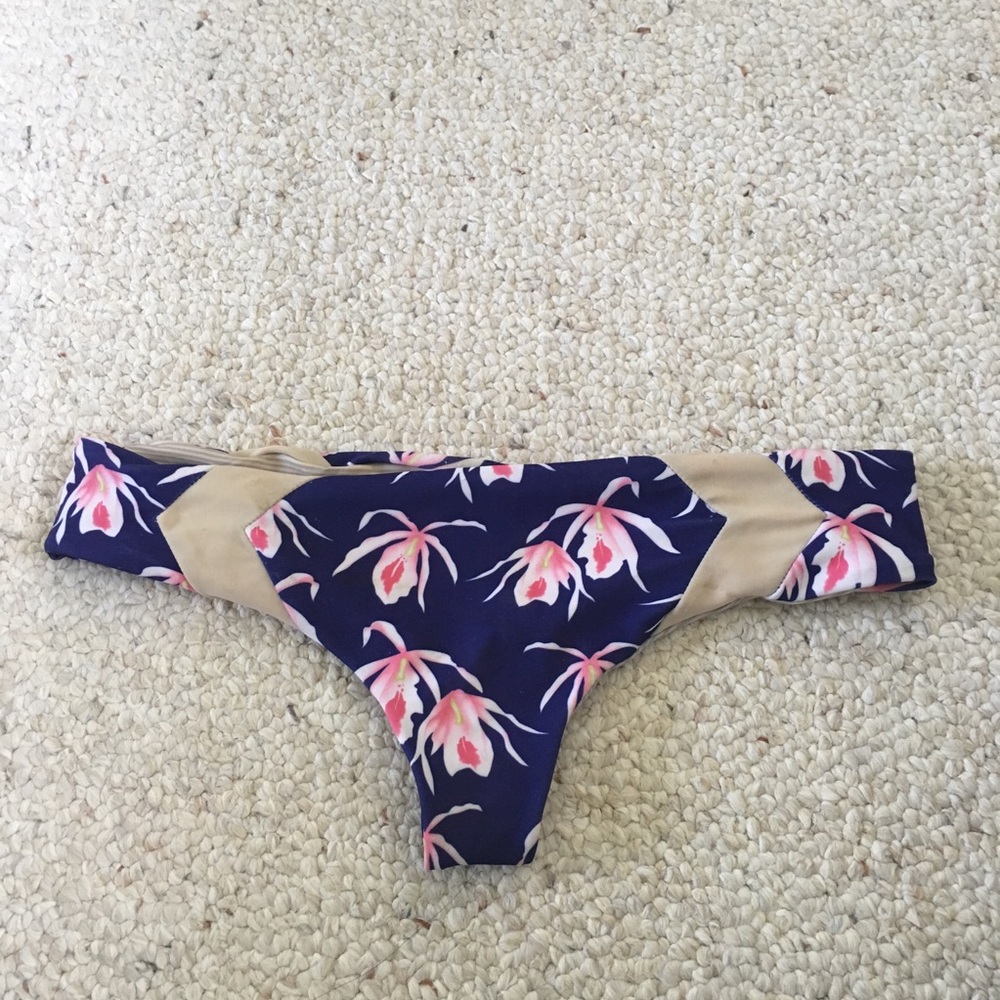 ACACIA Swimwear blue island orchid bottoms